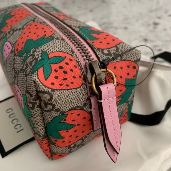 New Gucci GG logo strawberry makeup cosmetic bag case Pouch Authentic!!